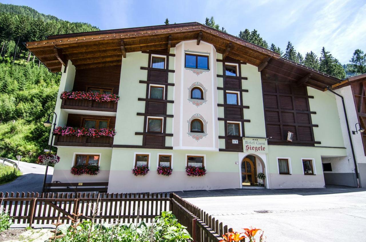Hotel Garni Siegele - Inklusive Silvretta-Card Premium Ишгль Экстерьер фото