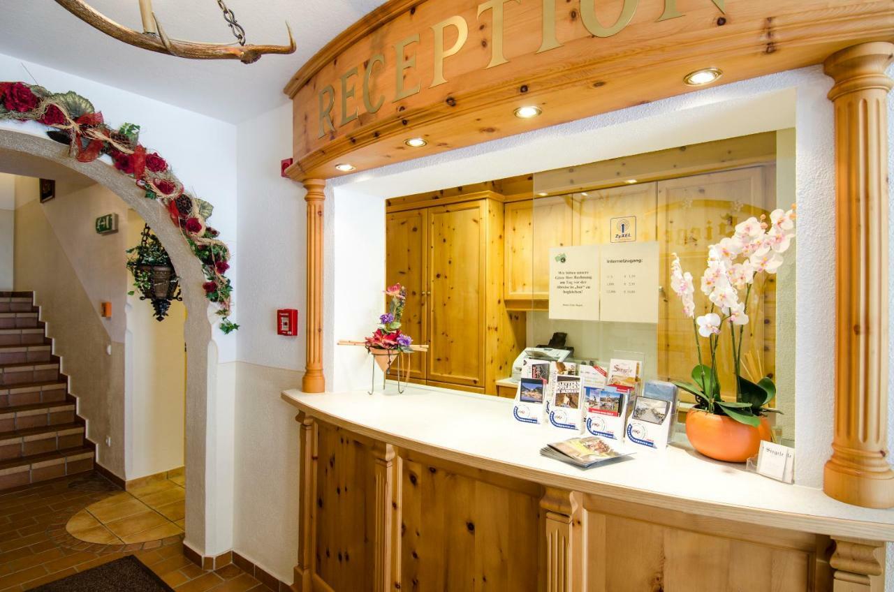 Hotel Garni Siegele - Inklusive Silvretta-Card Premium Ишгль Экстерьер фото