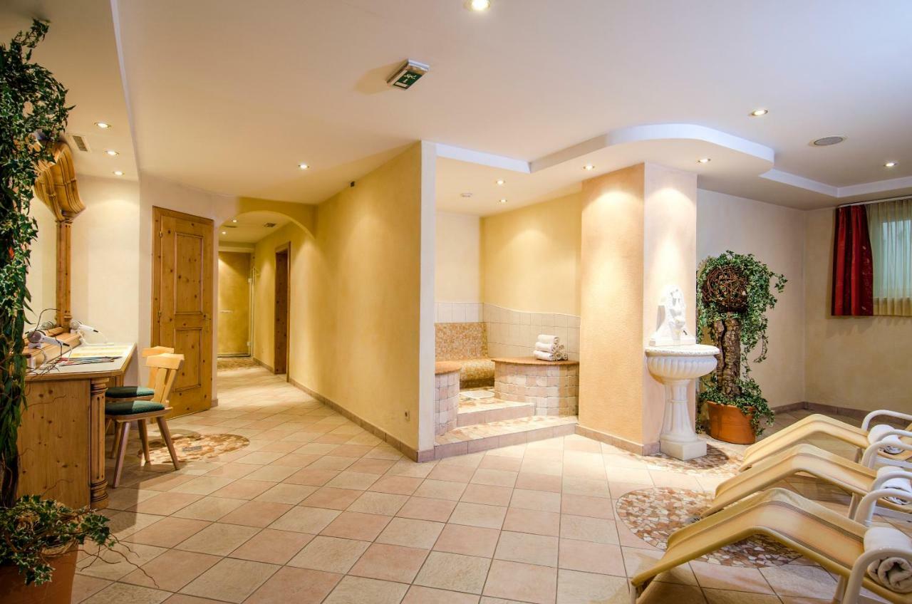 Hotel Garni Siegele - Inklusive Silvretta-Card Premium Ишгль Экстерьер фото