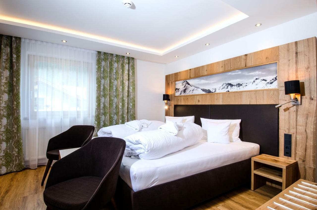 Hotel Garni Siegele - Inklusive Silvretta-Card Premium Ишгль Экстерьер фото