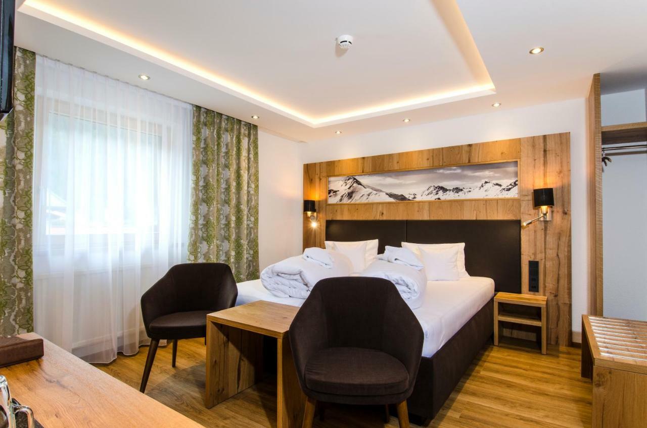 Hotel Garni Siegele - Inklusive Silvretta-Card Premium Ишгль Экстерьер фото